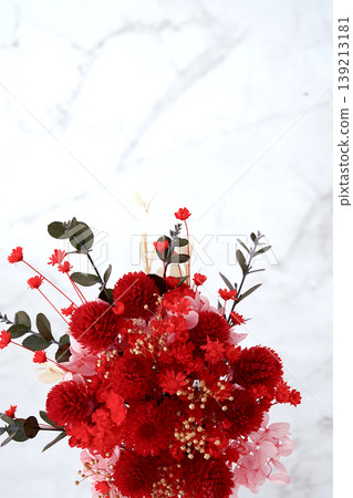 Red bouquet (marble background) Red bouquet (marble background) 139213181