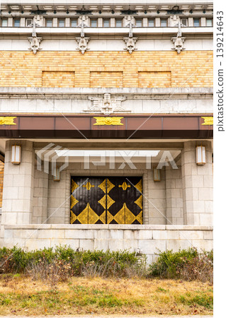 京都京瓷美術館(京都市立美術館)是日本第二家開辦的美術館(展出明治時代以來的日本繪畫、西方繪畫和工藝品)。 京都京瓷美術館(京都市立美術館)是日本第二家開辦的美術館(展出明治時代以來的日本繪畫、西方繪畫和工藝品)。 139214643