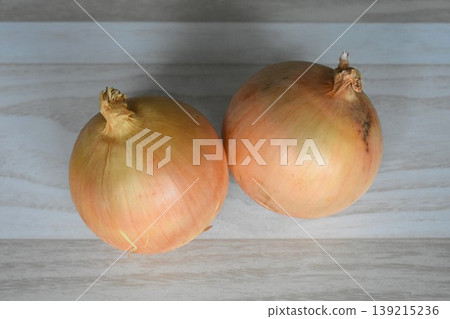 onion onion 139215236