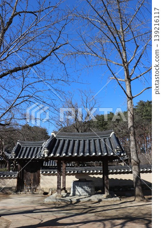 Old wells in Korea 139216117