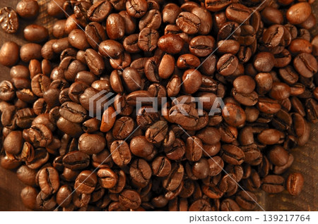 Toasted coffe beans texture 139217764