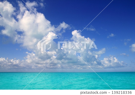Caribbean sea horizon on blue sky vacation day 139218336