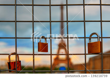 Eiffel Tower and Padlocks in Trocadero Paris Eiffel Tower and Padlocks in Trocadero Paris 139218739