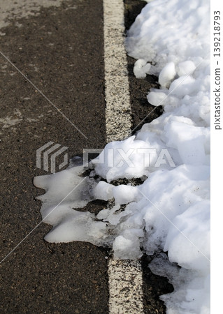 road white lines winter snow danger traffic road white lines winter snow danger traffic 139218793
