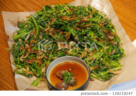korean green onion pancake pajeon 139219247
