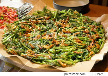 korean green onion pancake pajeon 139219249