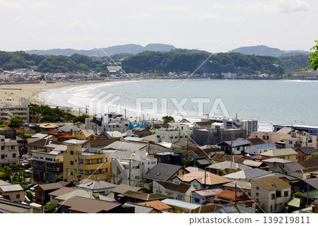 A panoramic view of the Yuigahama coastline and residential area from a hilltop in Kamakura. 139219811