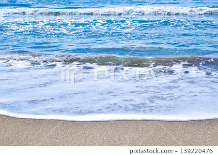 今井濱海灘,伊豆東部地區頗受歡迎的游泳海灘。 今井濱海灘,伊豆東部地區頗受歡迎的游泳海灘。 139220476