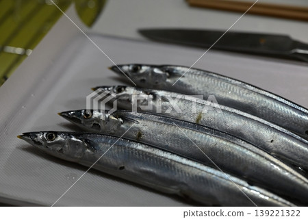 Fresh raw saury, a taste of autumn Fresh raw saury, a taste of autumn 139221322