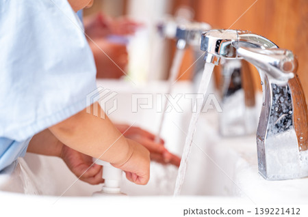 Hygiene habits and infection control measures for children washing their hands at daycare centers Hygiene habits and infection control measures for children washing their hands at daycare centers 139221412