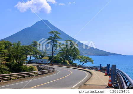 The sea and Mt. Kaimon / Kaimon Observatory (Ibusuki City, Kagoshima Prefecture) The sea and Mt. Kaimon / Kaimon Observatory (Ibusuki City, Kagoshima Prefecture) 139225491