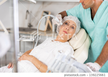 Using hydrogen oxygen cleaning Using hydrogen oxygen cleaning 139225661