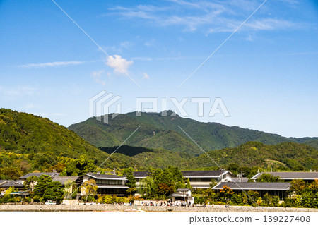 從嵐山眺望愛宕山 從嵐山眺望愛宕山 139227408