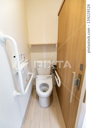 無障礙廁所的圖片 無障礙廁所的圖片 139229526