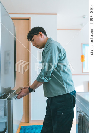 Refrigerator repair service 139230102