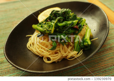 油菜花peperoncino(nanohana麵食食物照片) 油菜花peperoncino(nanohana麵食食物照片) 139230970