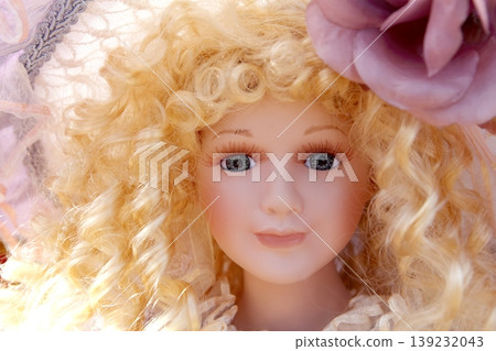 antique old blond porcelain doll face protrait antique old blond porcelain doll face protrait 139232043