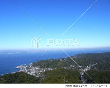 從鋸山上眺望，湛藍的天空下是壯麗的景色。 139232481