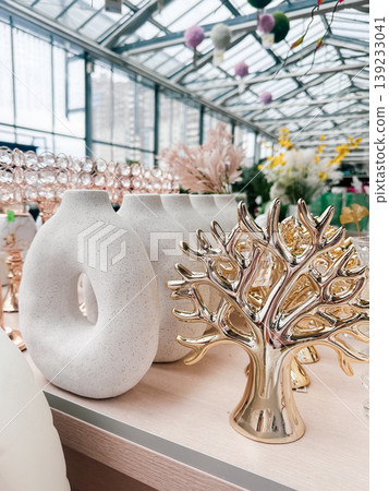 Elegant Decorative Vases And Golden Tree Elegant Decorative Vases And Golden Tree 139233041