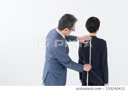 Businessmen in suits 139240412
