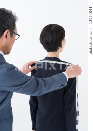 Businessmen in suits 139240414