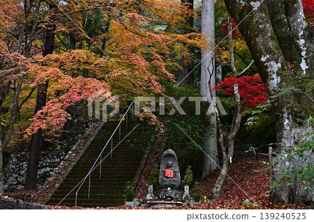 秋日的石巖寺 秋日的石巖寺 139240525