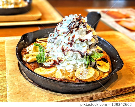 Banana pancakes Banana pancakes 139242663