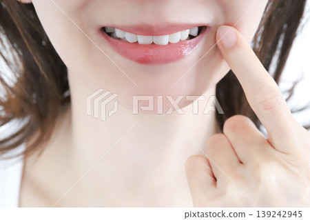 Women's dental checkup Women's dental checkup 139242945