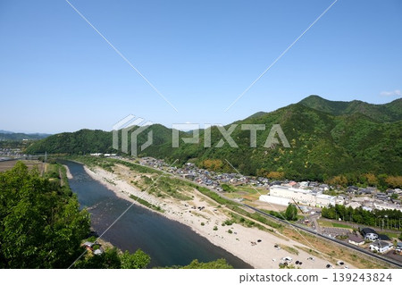 View from the western side of Ogura Park Observation Deck, Mino City, Gifu Prefecture, May 2025 View from the western side of Ogura Park Observation Deck, Mino City, Gifu Prefecture, May 2025 139243824