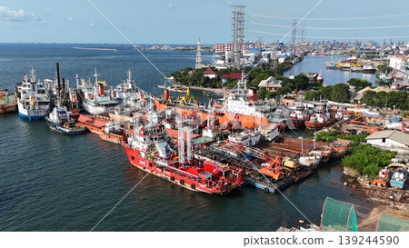 rescue ship equipped 139244590