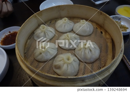Steamed Buns in Bamboo Steamer 139248694