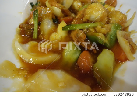 Shrimp and Vegetable Stir-Fry with Sauce 139248926