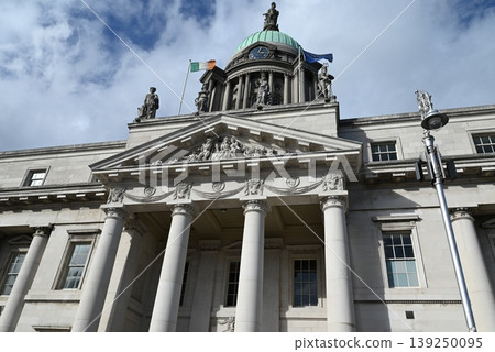 [Dublin, Ireland] Customs 139250095