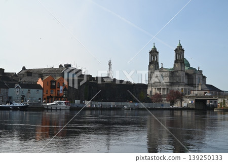 [Ireland] Streetscape of Athlone 139250133