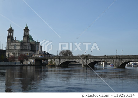 [Ireland] Streetscape of Athlone 139250134