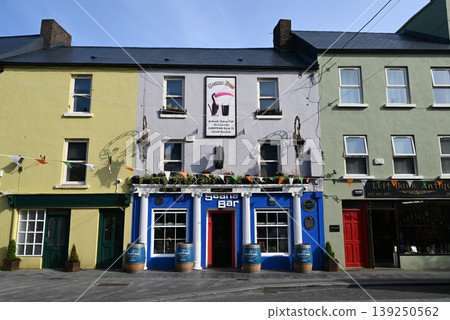 [Ireland] Streetscape of Athlone 139250562