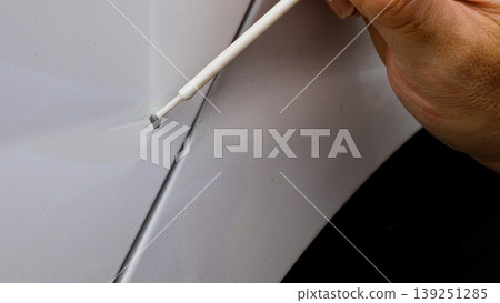 用於修補車身刮痕的補漆 用於修補車身刮痕的補漆 139251285
