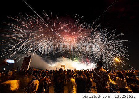 Fireworks respectfully sending off the Dajia Mazu Pilgrimage procession Fireworks respectfully sending off the Dajia Mazu Pilgrimage procession 139251625