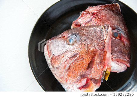 盤子裡的鯛魚頭 139252280