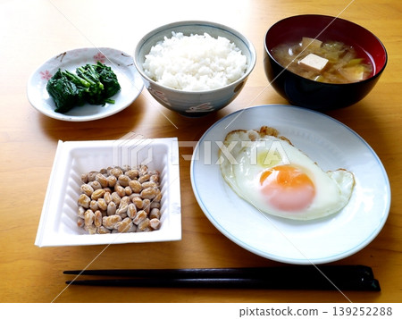 A typical Japanese breakfast 139252288
