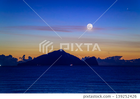 Full Moon over Guishan Island in Yilan Taiwan Full Moon over Guishan Island in Yilan Taiwan 139252426