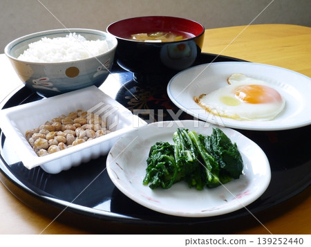 A typical Japanese breakfast 139252440