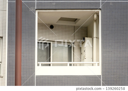 One-room apartment balcony image 139260258