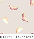 Watercolor garlic cloves with and without peel seamless pattern. Aromatic spices vegetables, food seasoning. Hand drawn illustration on isolated beige pastel coloured background for packaging, fabric. 139261257