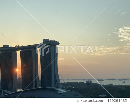 Marina Bay in the early morning 139261485