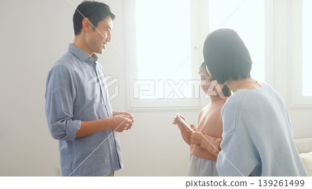 新年壓歲錢親戚家庭照片 139261499