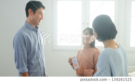 新年壓歲錢親戚家庭照片 139261525