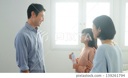 新年壓歲錢親戚家庭照片 139261794