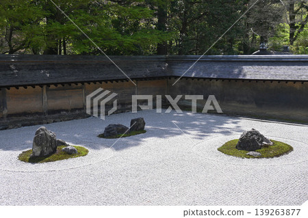 Ryoan-ji Temple, a World Cultural Heritage site in Kyoto City: Dry Landscape Stone Garden Ryoan-ji Temple, a World Cultural Heritage site in Kyoto City: Dry Landscape Stone Garden 139263877