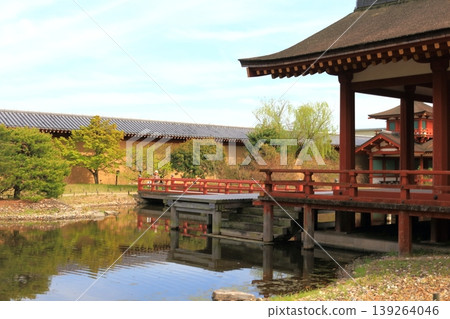 東院庭園是日本皇室舉行宴會和儀式的現代迎賓館,是在世界遺產平城宮遺址上修復的。 東院庭園是日本皇室舉行宴會和儀式的現代迎賓館,是在世界遺產平城宮遺址上修復的。 139264046